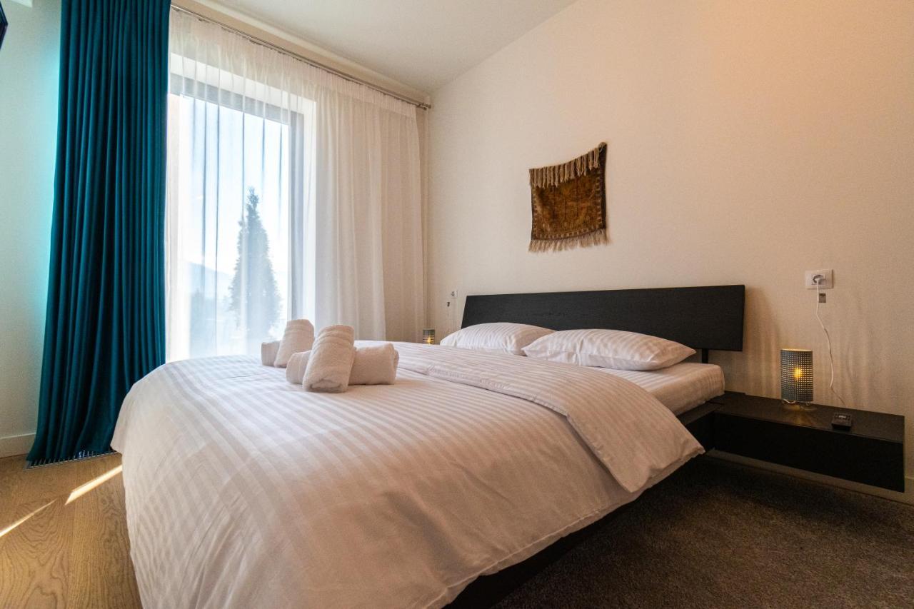 Mirador Bohemian Apt With Views Over Old Town And Tampa Mountain, Near Poiana Брашов Екстериор снимка