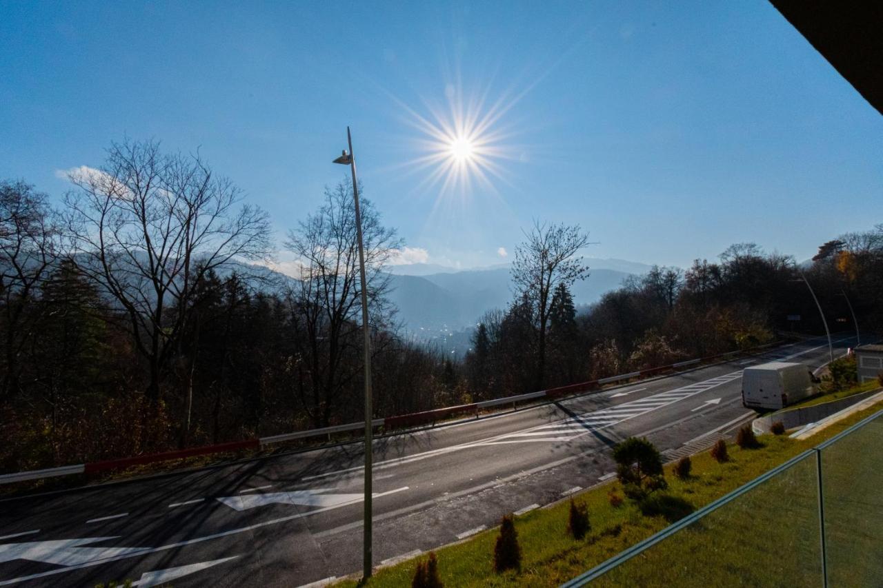 Mirador Bohemian Apt With Views Over Old Town And Tampa Mountain, Near Poiana Брашов Екстериор снимка