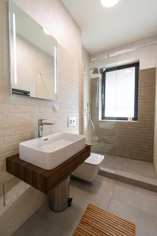 Mirador Bohemian Apt With Views Over Old Town And Tampa Mountain, Near Poiana Брашов Екстериор снимка